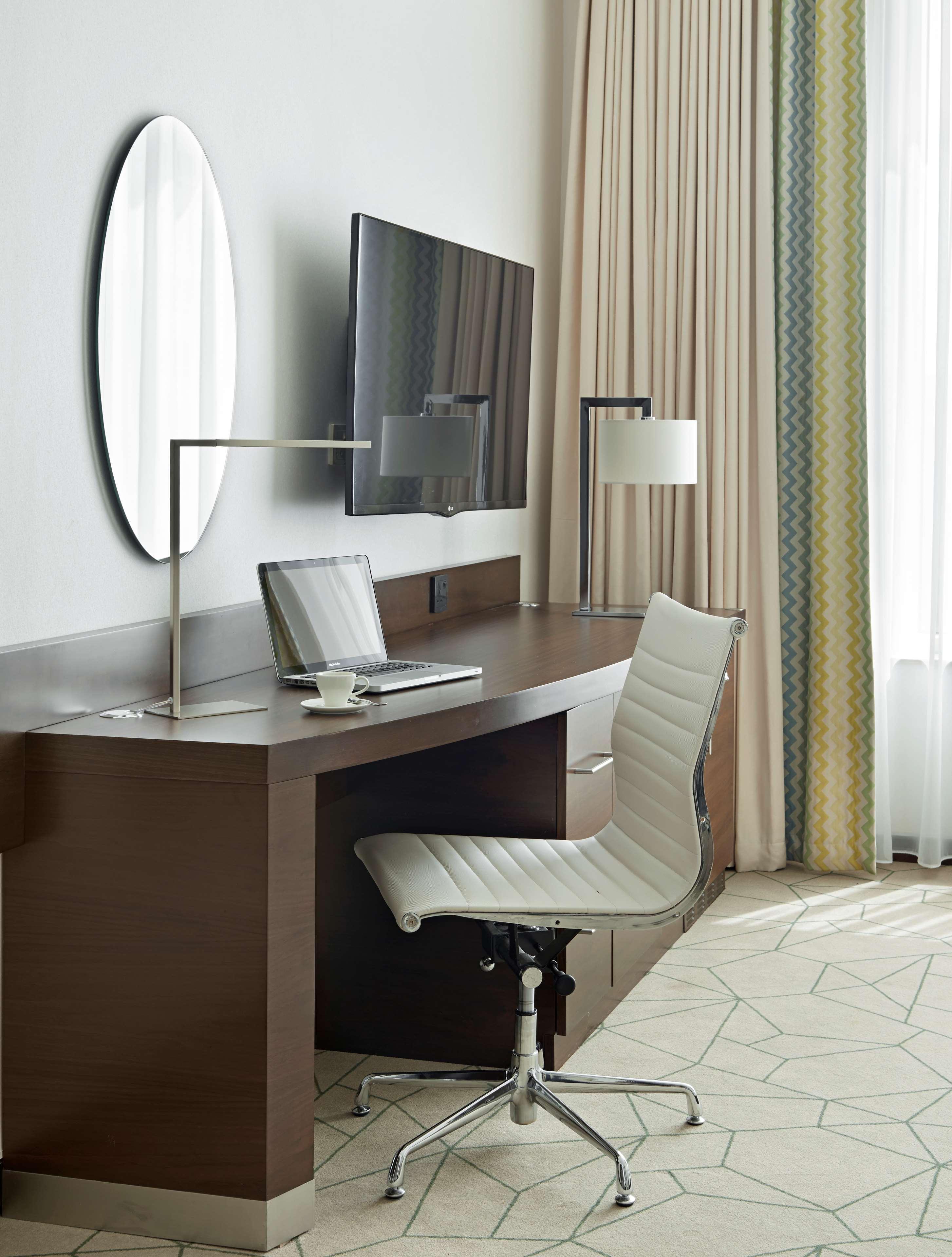 Hyatt Place Dubai Baniyas Square Dış mekan fotoğraf