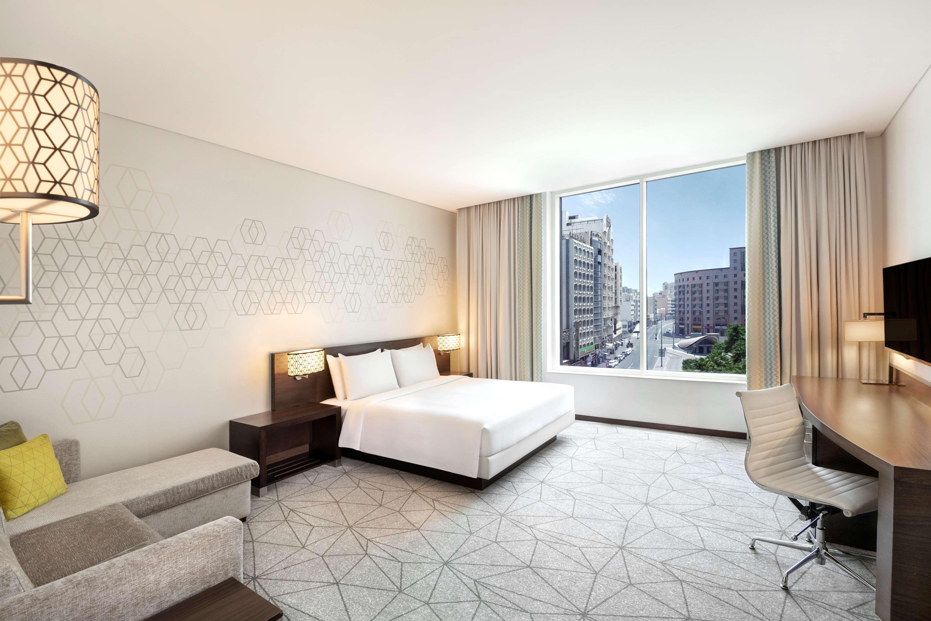 Hyatt Place Dubai Baniyas Square Dış mekan fotoğraf